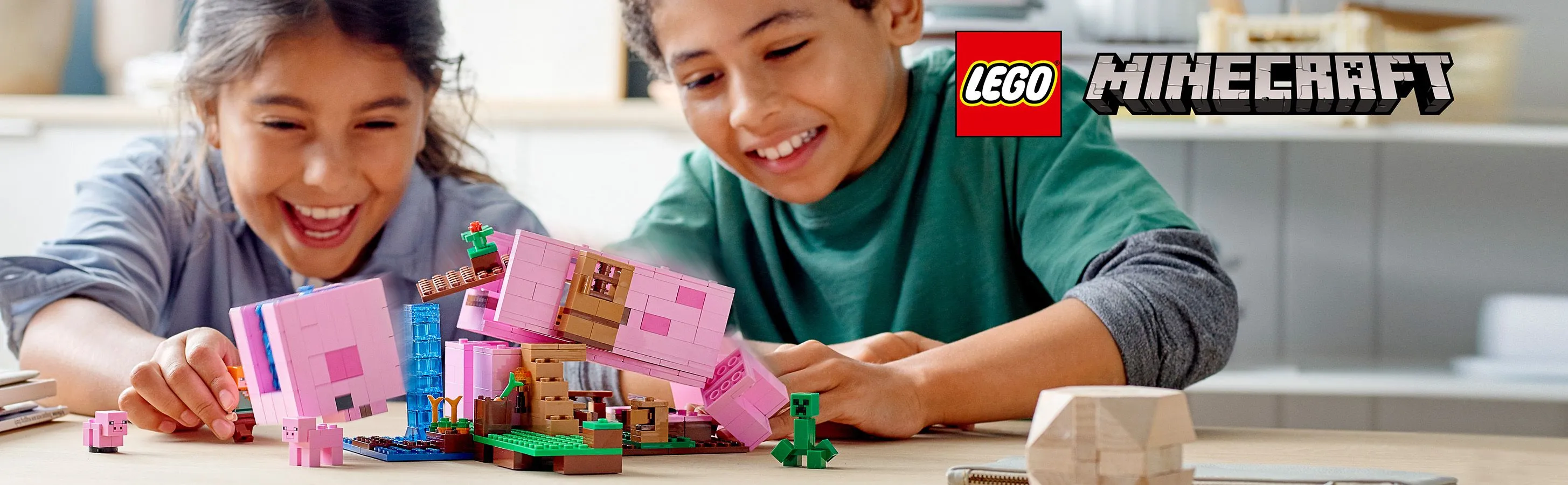 Lego Minecraft The Pig House  21170