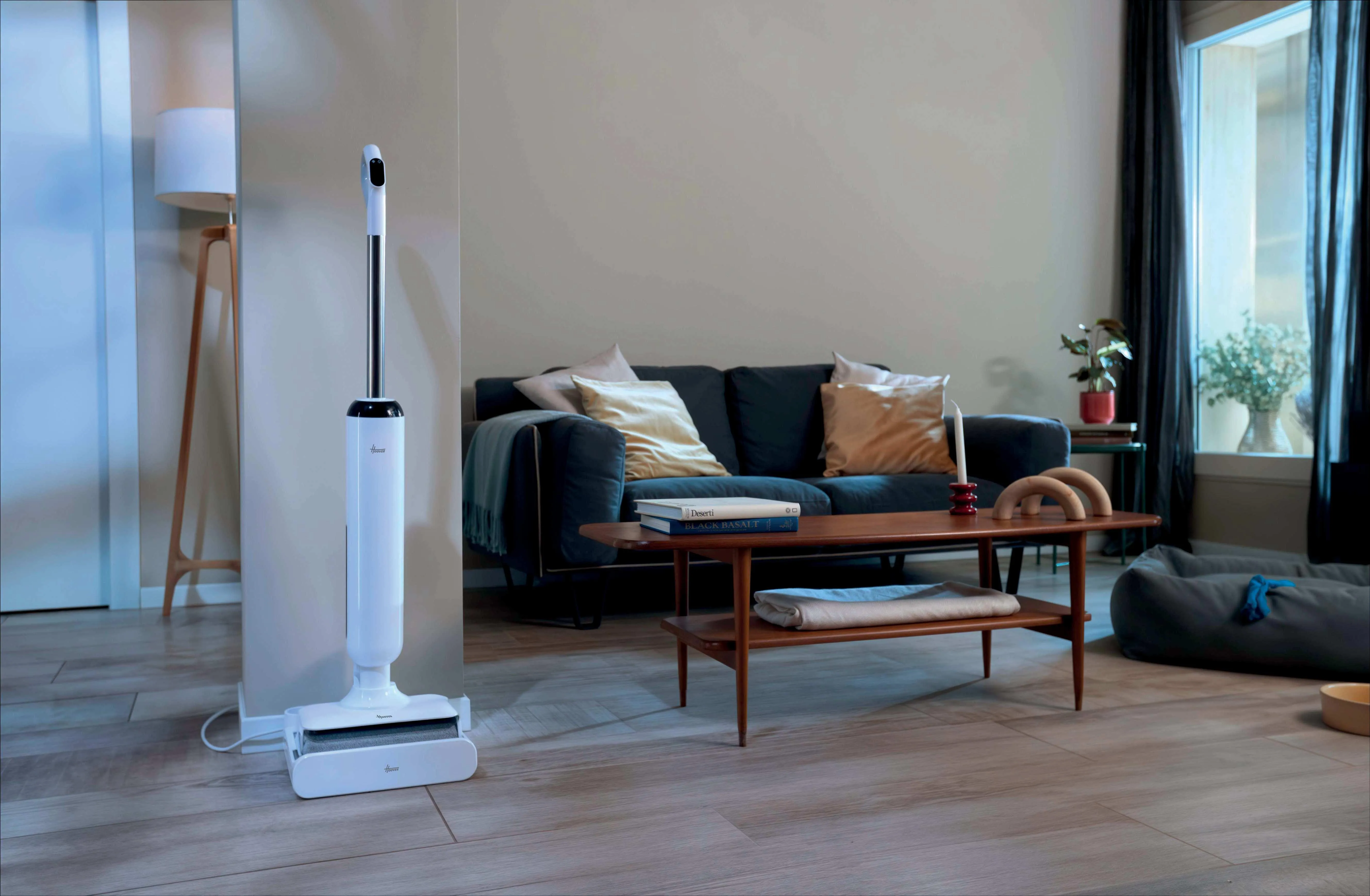 HOOVER HW400 011 Wet and dry vacuum cleaner, White/Silver