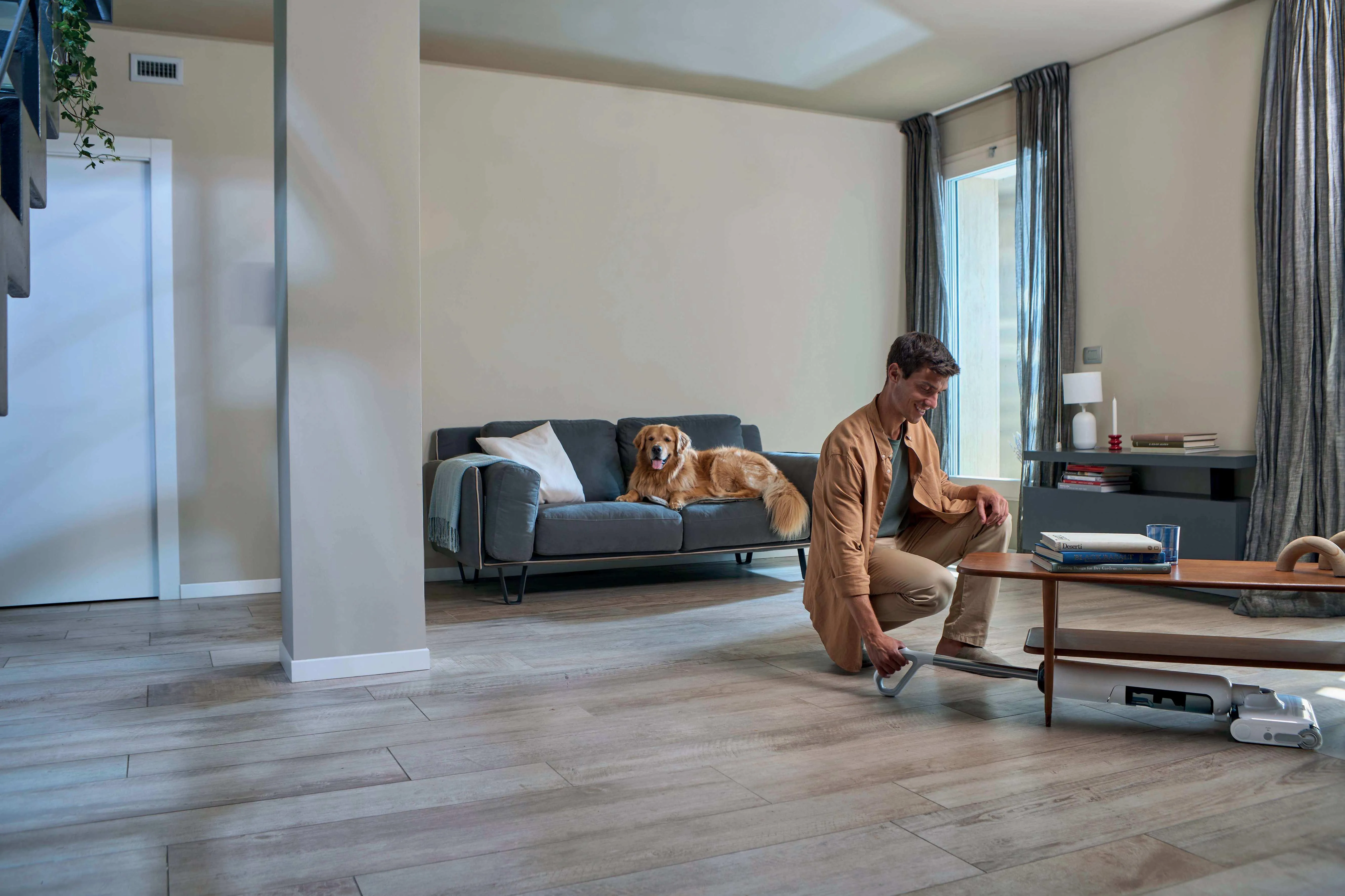 HOOVER HW400 011 Wet and dry vacuum cleaner, White/Silver