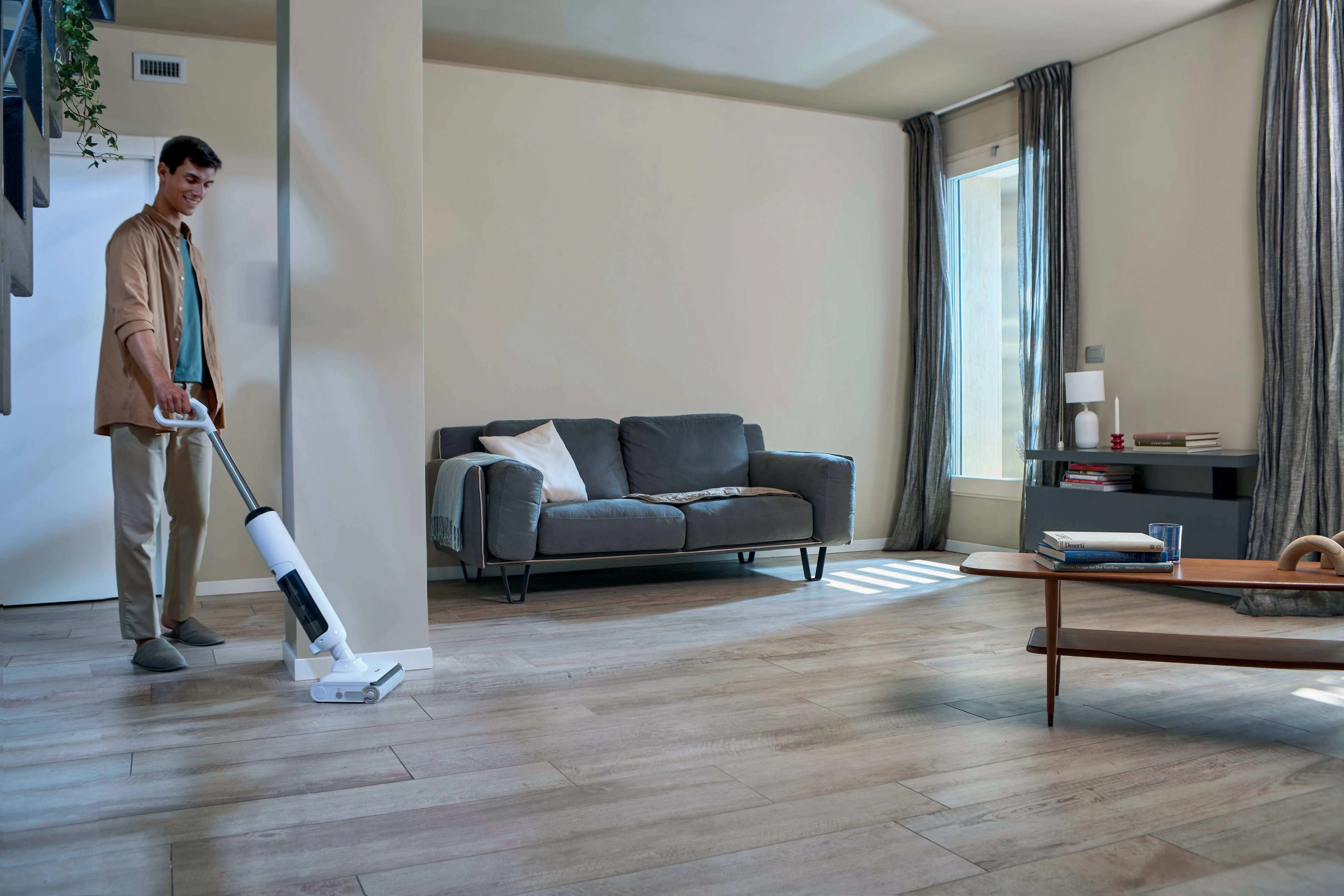 HOOVER HW400 011 Wet and dry vacuum cleaner, White/Silver