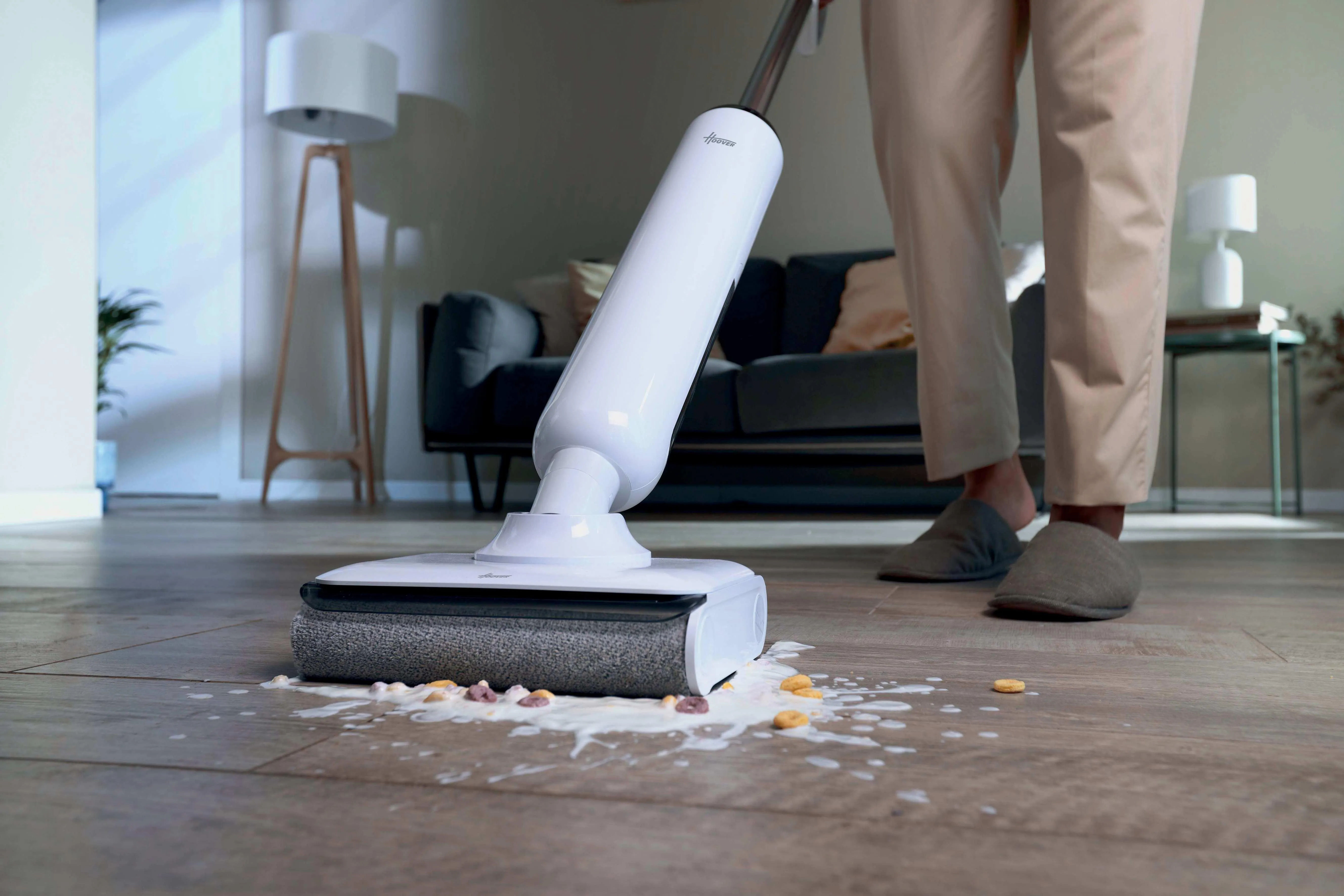 HOOVER HW400 011 Wet and dry vacuum cleaner, White/Silver