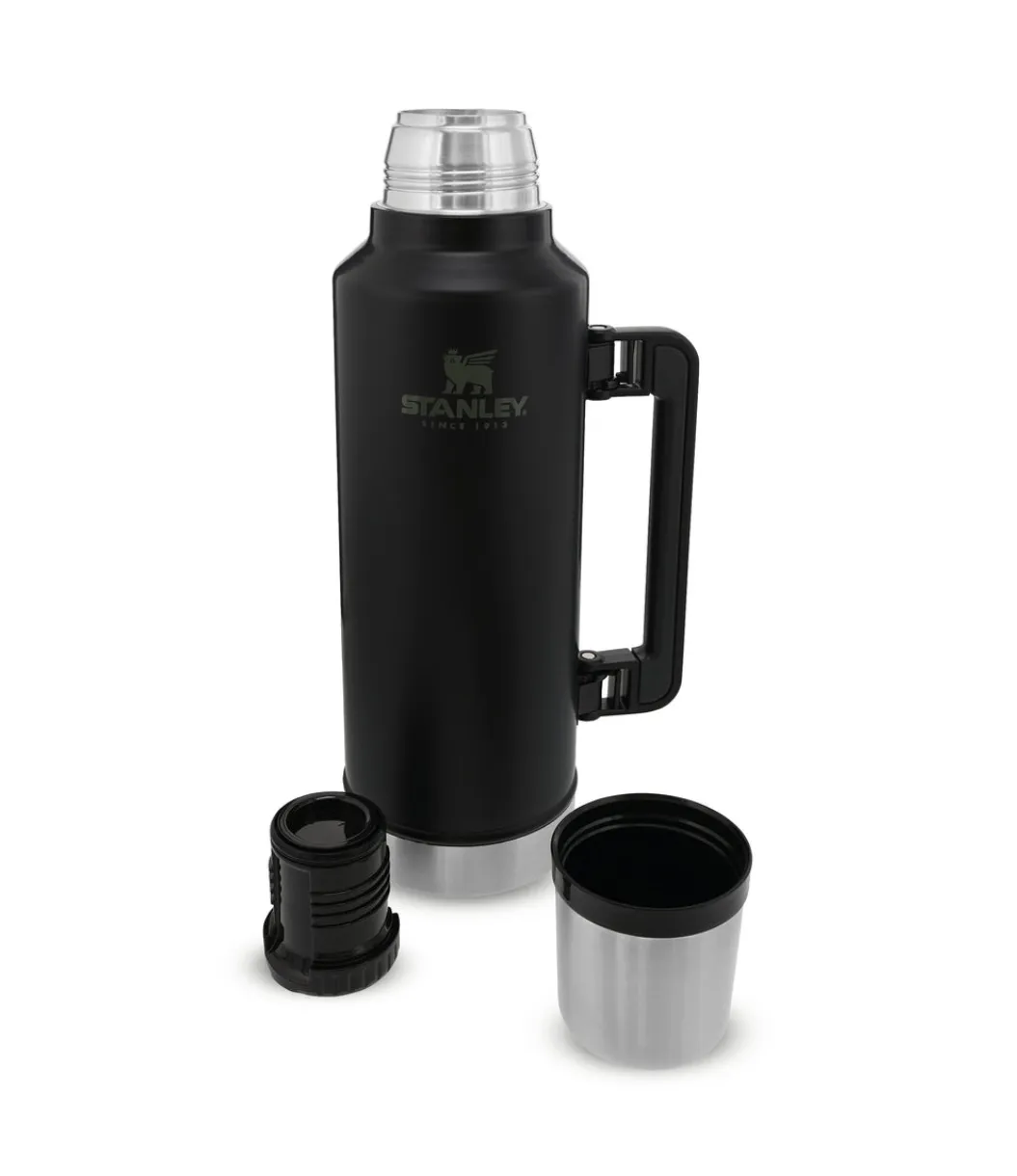 Stanley Classic Bottle XL 1,9 L Matte Black Pebble