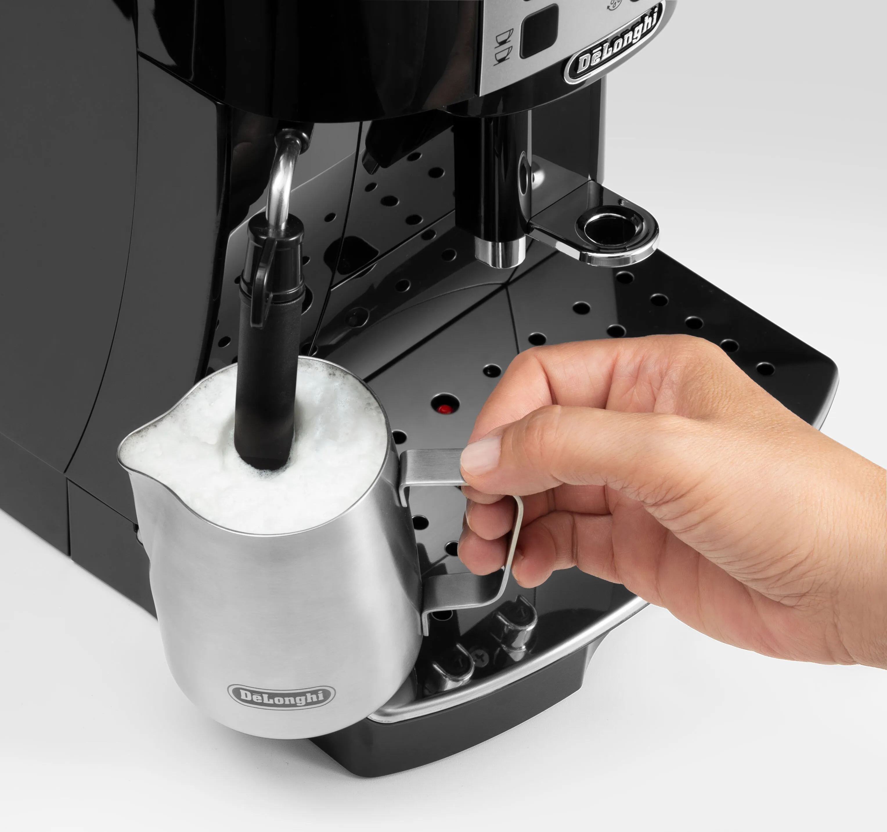 Delonghi Magnifica ECAM22.115 -espressokeitin, t&auml;ysautomaattinen, musta