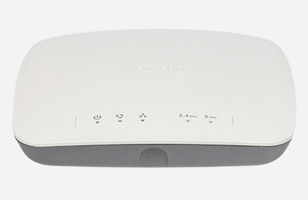 NETGEAR WB7500 Wireless Controller Bundle - Langattoman verkon hallintalaite - GigE, PPP - AC 100/230 V - 1U - sek&auml; 5 x NETGEAR ProSafe Business 2 x 2 Dual Band