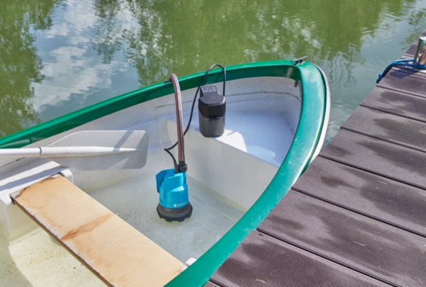 Gardena 2000/2 18V P4A -akkuk&auml;ytt&ouml;inen uppopumppu (sis. akun)