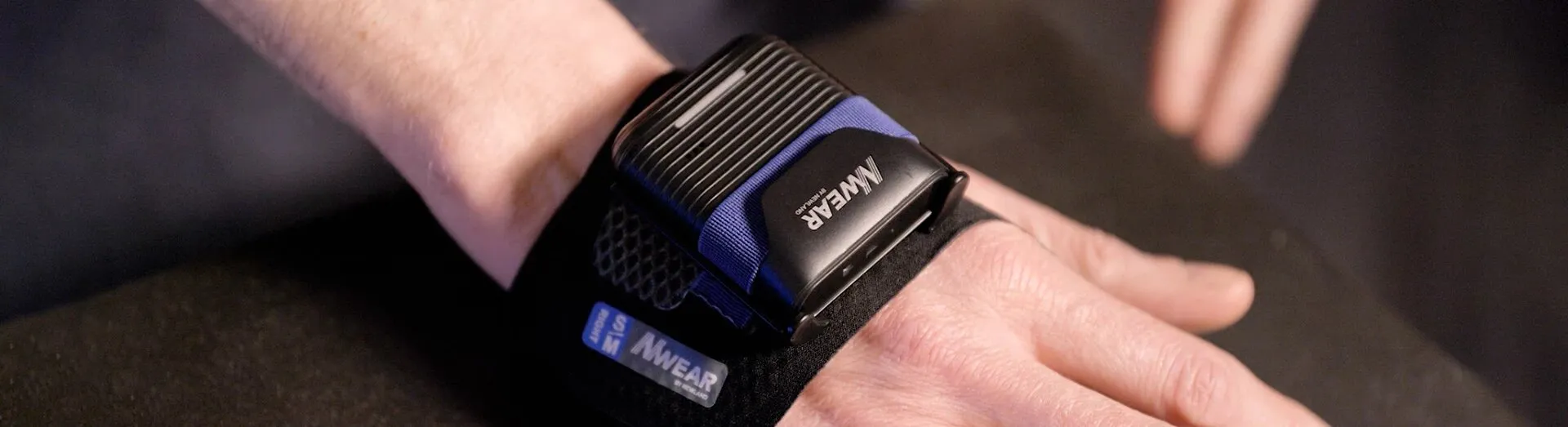 Hand mounted BT 5.0 with