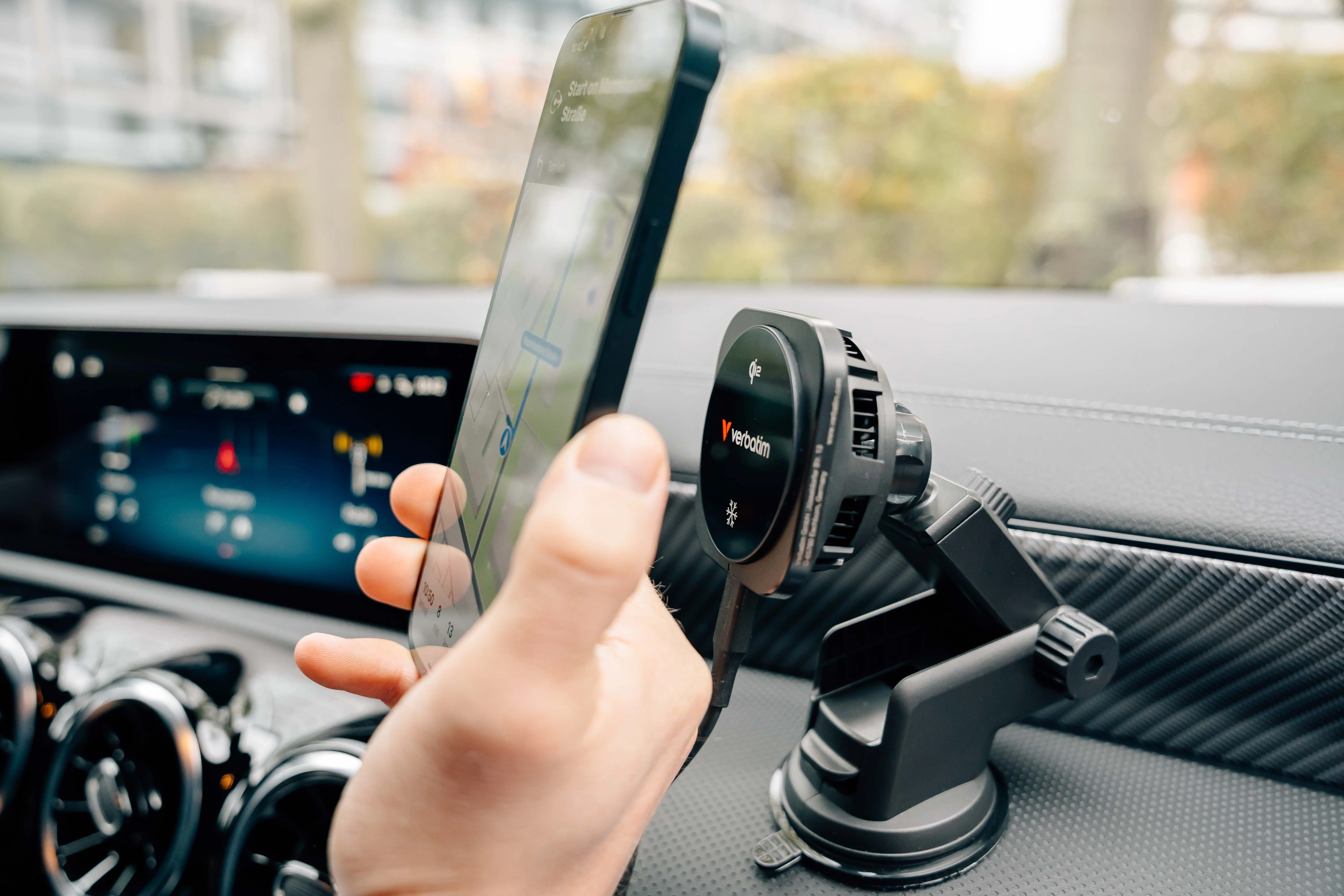 Verbatim Charge 'n' Drive Qi2 Magnetic Wireless - car charger