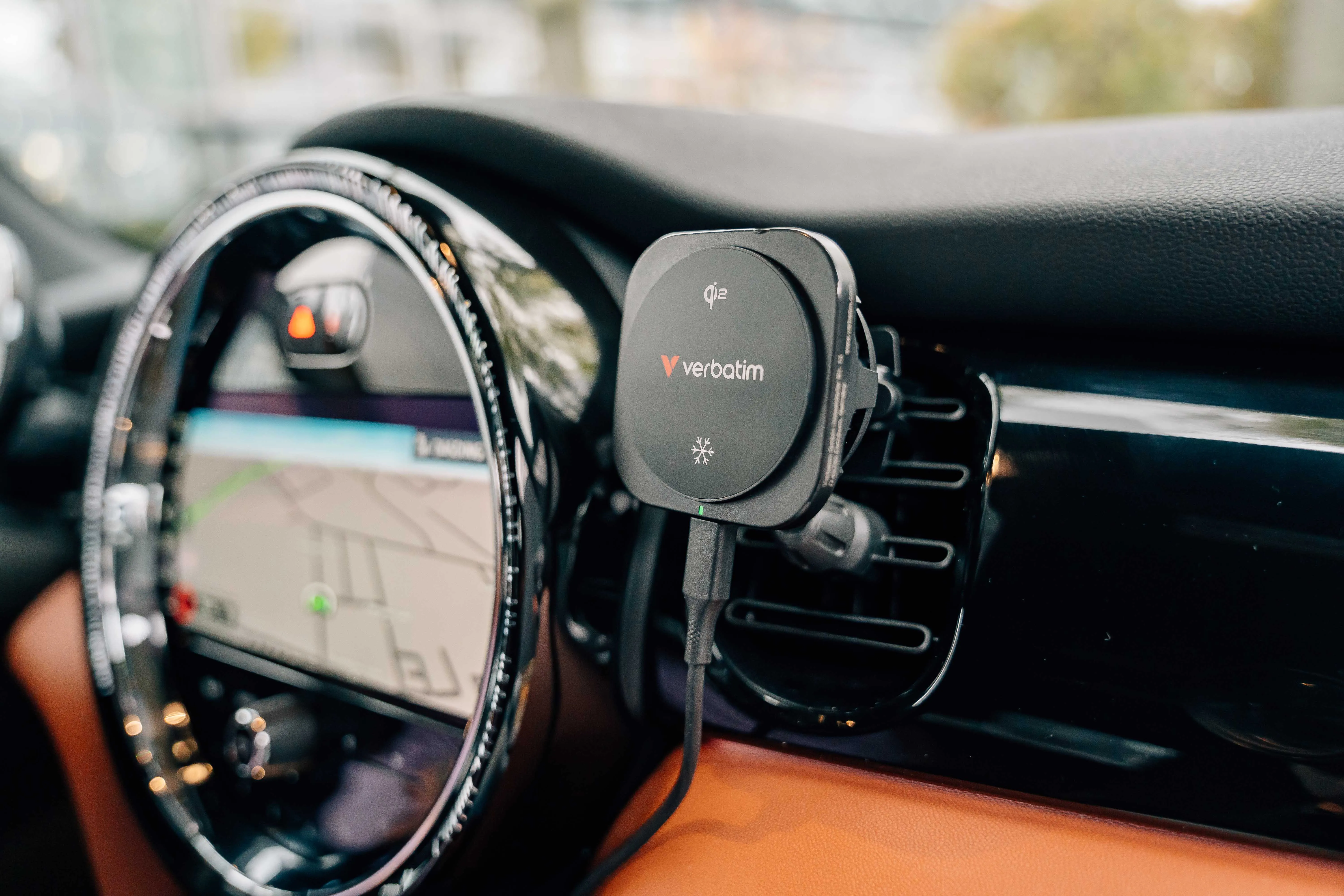 Verbatim Charge 'n' Drive Qi2 Magnetic Wireless - car charger