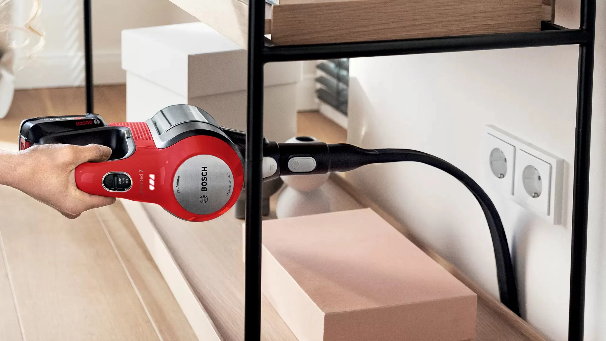 Bosch Unlimited 7 ProAnimal - Stick Vacuum Cleaner, red/black