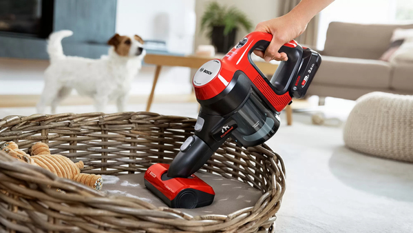 Bosch Unlimited 7 ProAnimal - skaftdammsugare, röd/svart