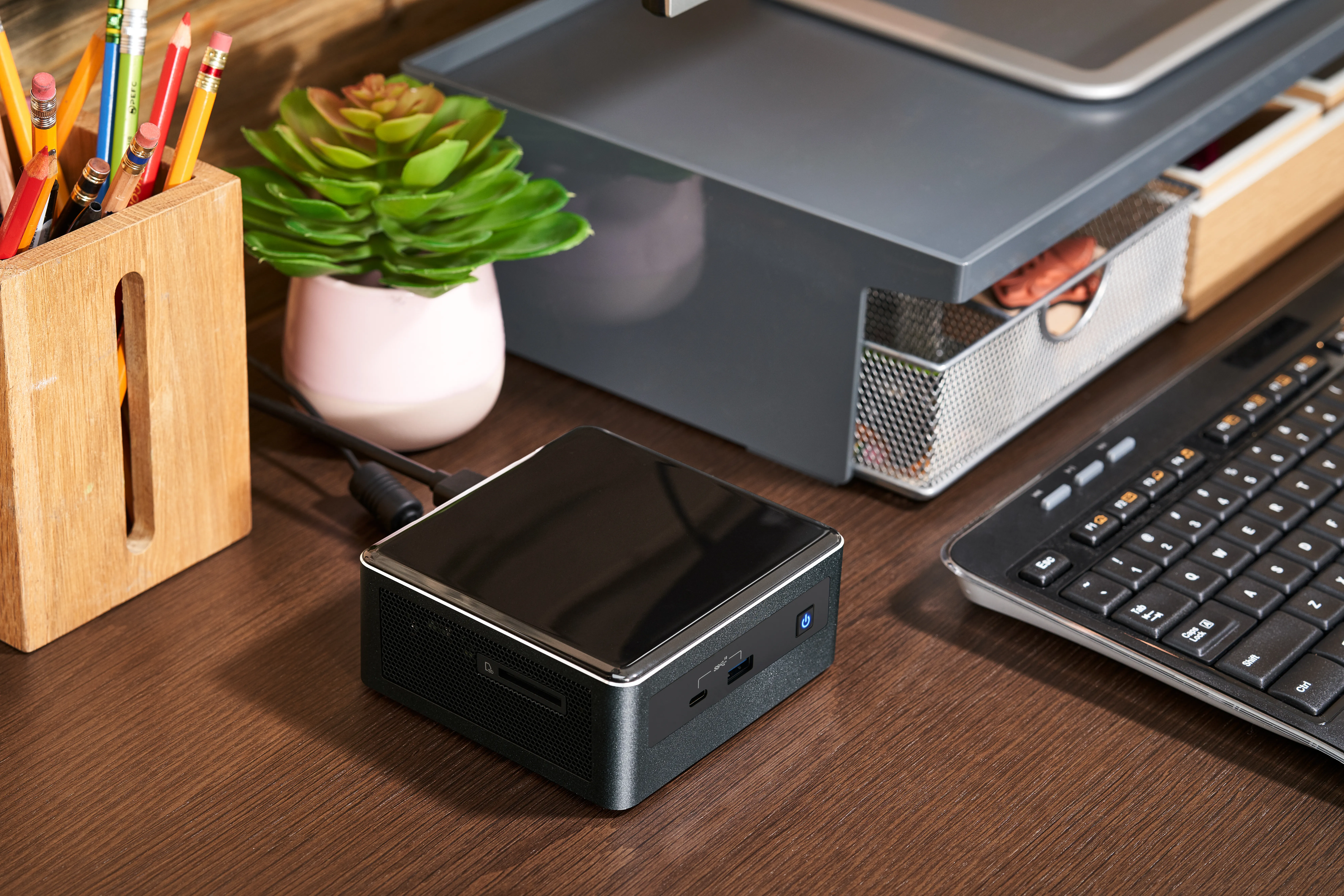 Intel NUC10i3FNHN Mini PC Barebone, Black