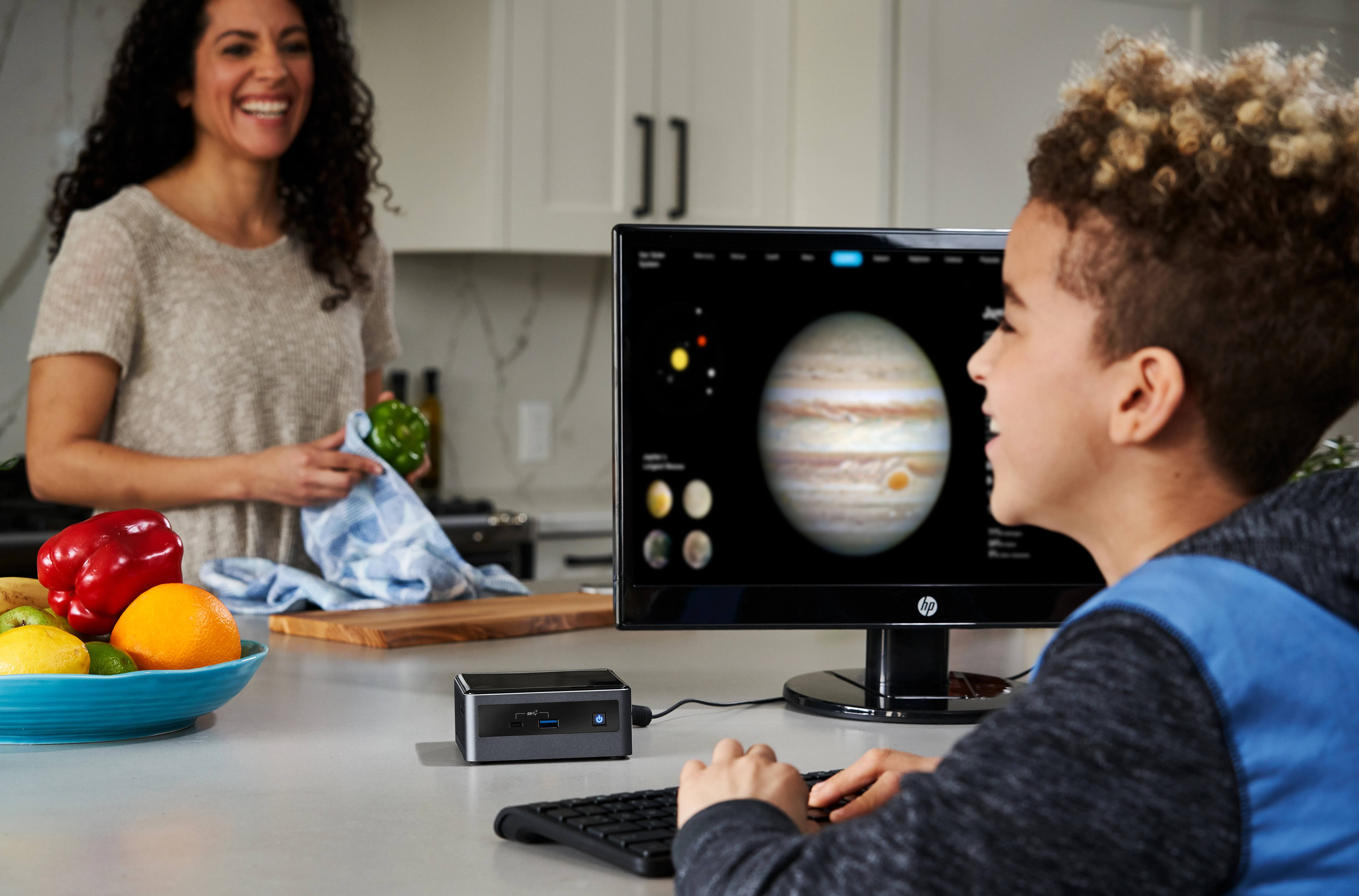 Intel NUC10i3FNHN Mini PC Barebone, Black