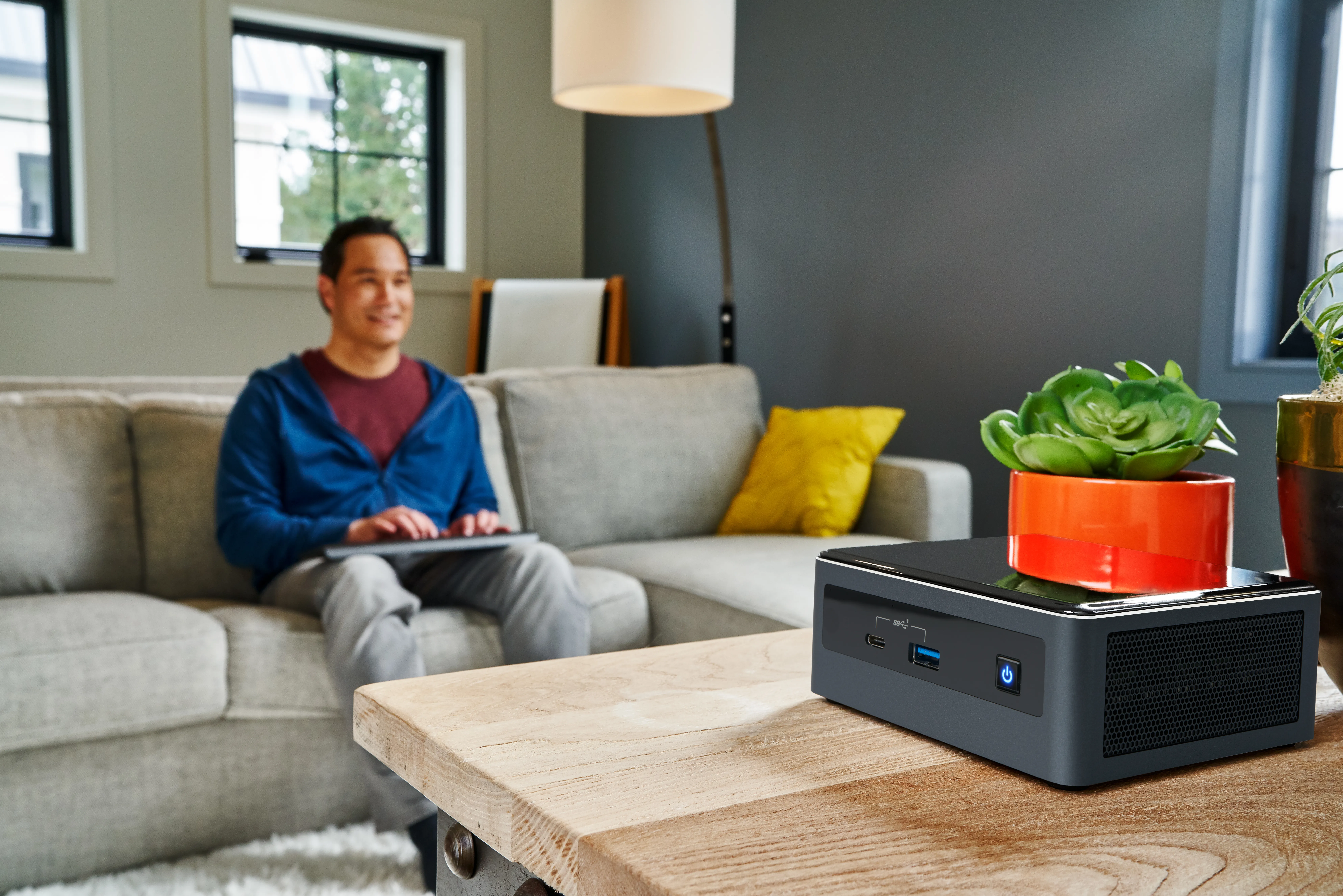 Intel NUC10i3FNHN Mini PC Barebone, Black