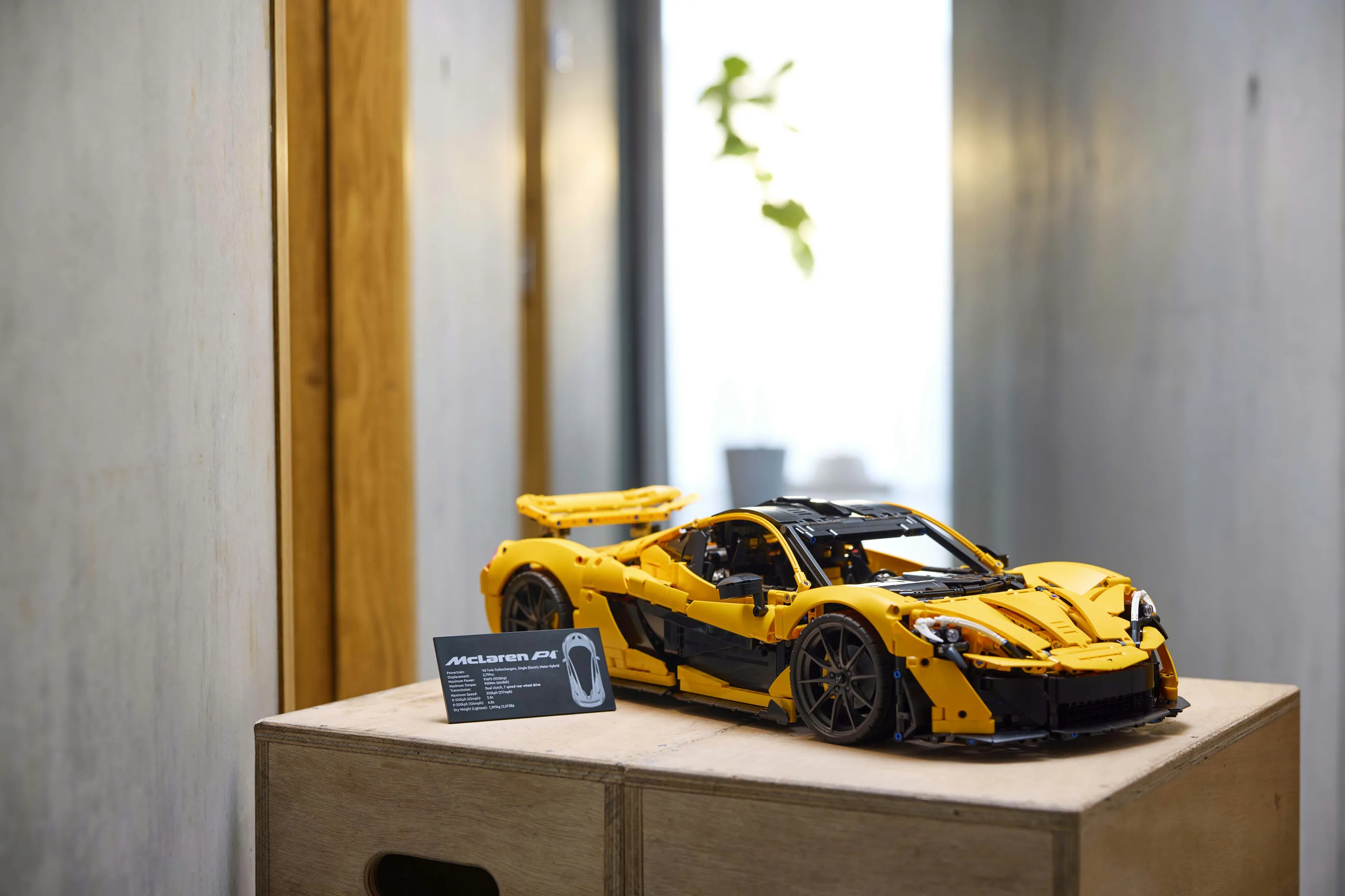 LEGO Technic McLaren P1 42172