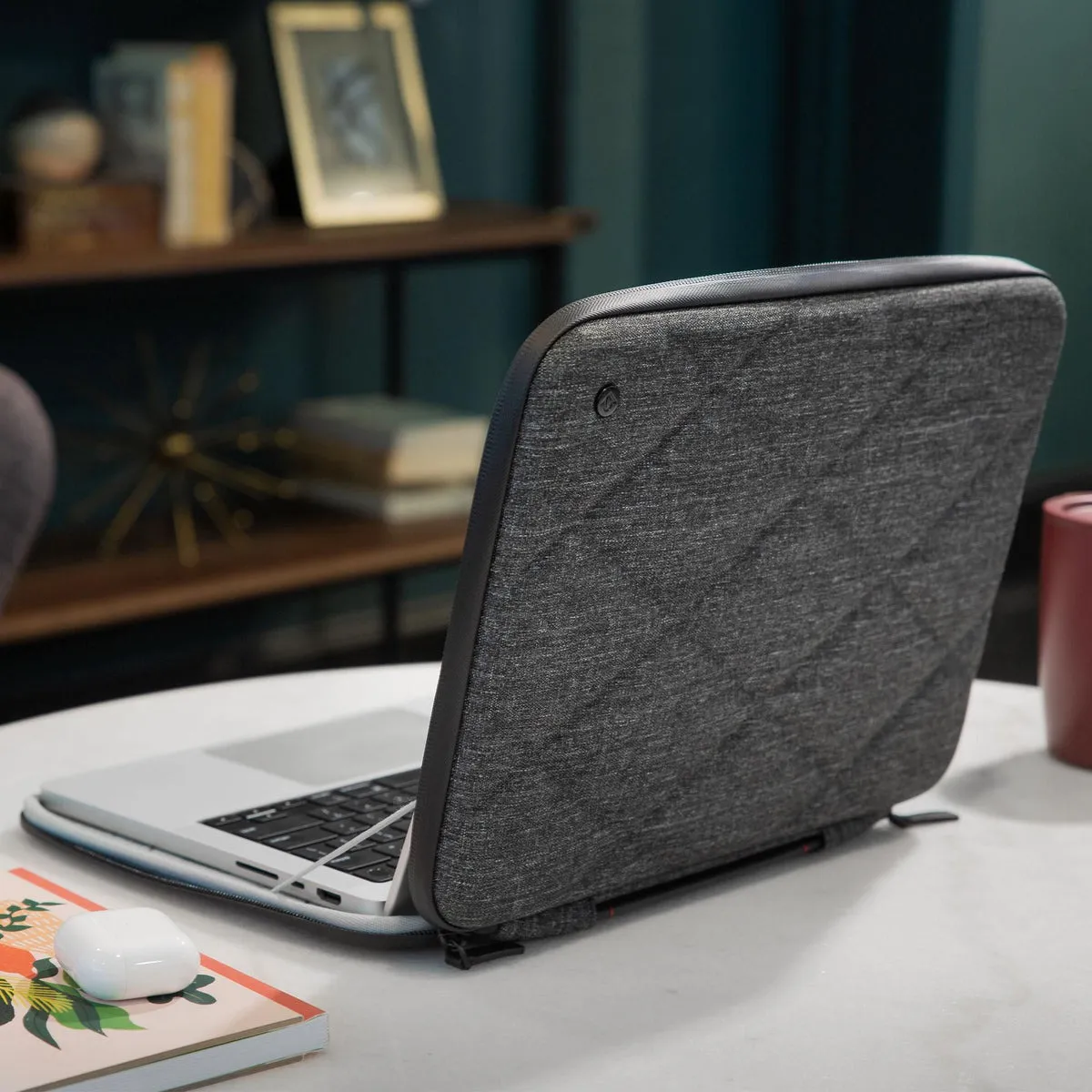 Twelve South SuitCase for MacBook Pro/Air 13" (M2)