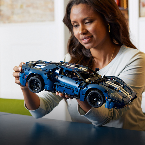 Lego Technic 2022 Ford GT 42154