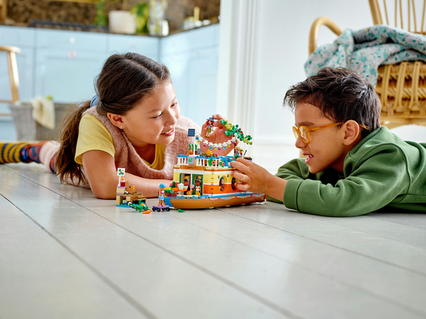 Lego Friends -Kanaalin asuntolaiva 41702