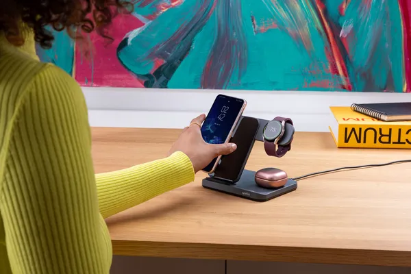 Spello 3in1 Wireless Charging Stand for Samsung - black