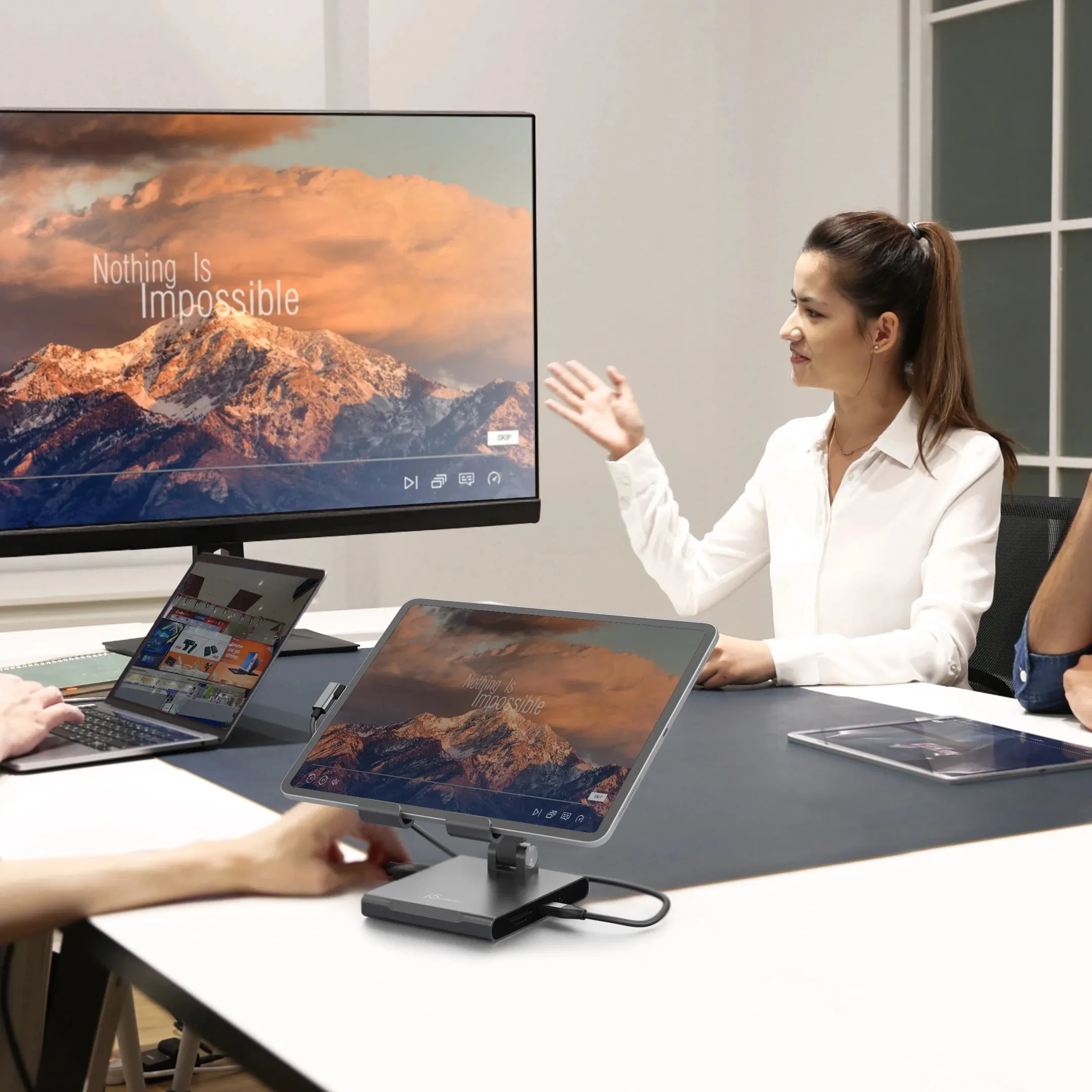 J5 Create MULTI-ANGLE STAND WITH DOCKING - STATION FOR IPAD PRO SPACE GREY