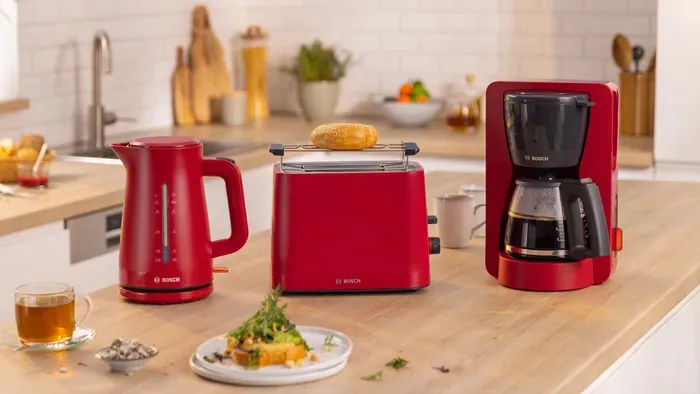 Bosch kettle MyMoment TWK3M124 (red, 2,400 watts, 1.7 liters)
