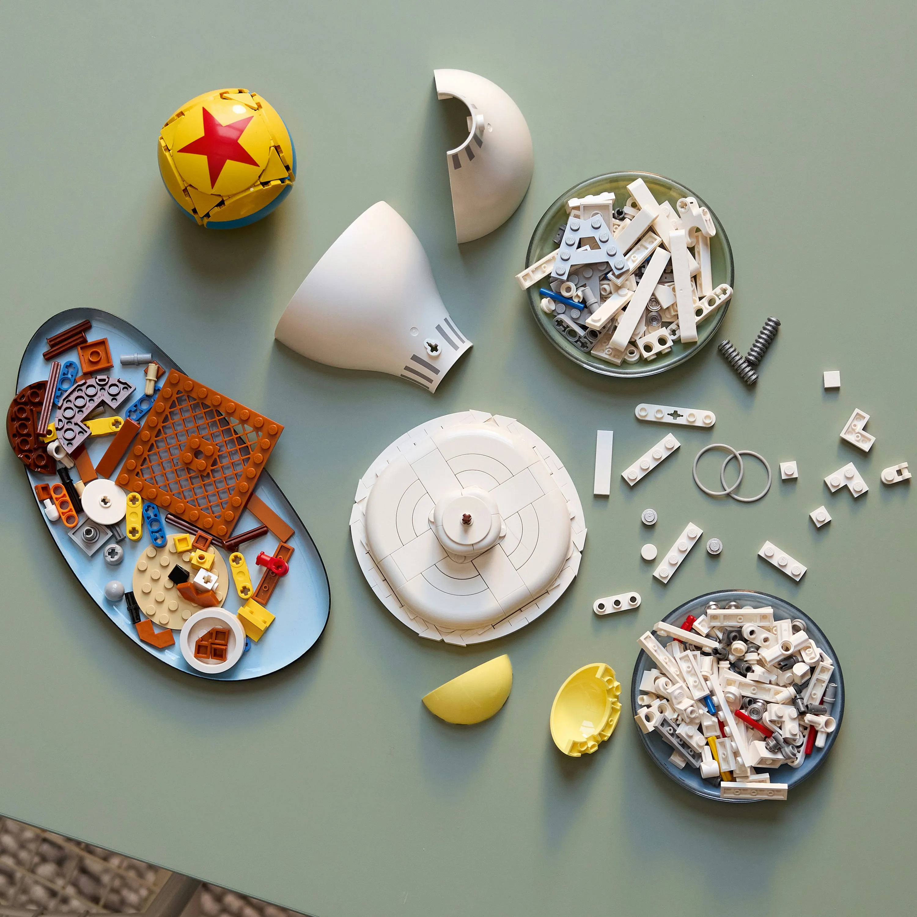 LEGO Ideas Disney Pixar Luxo Jr. 21357