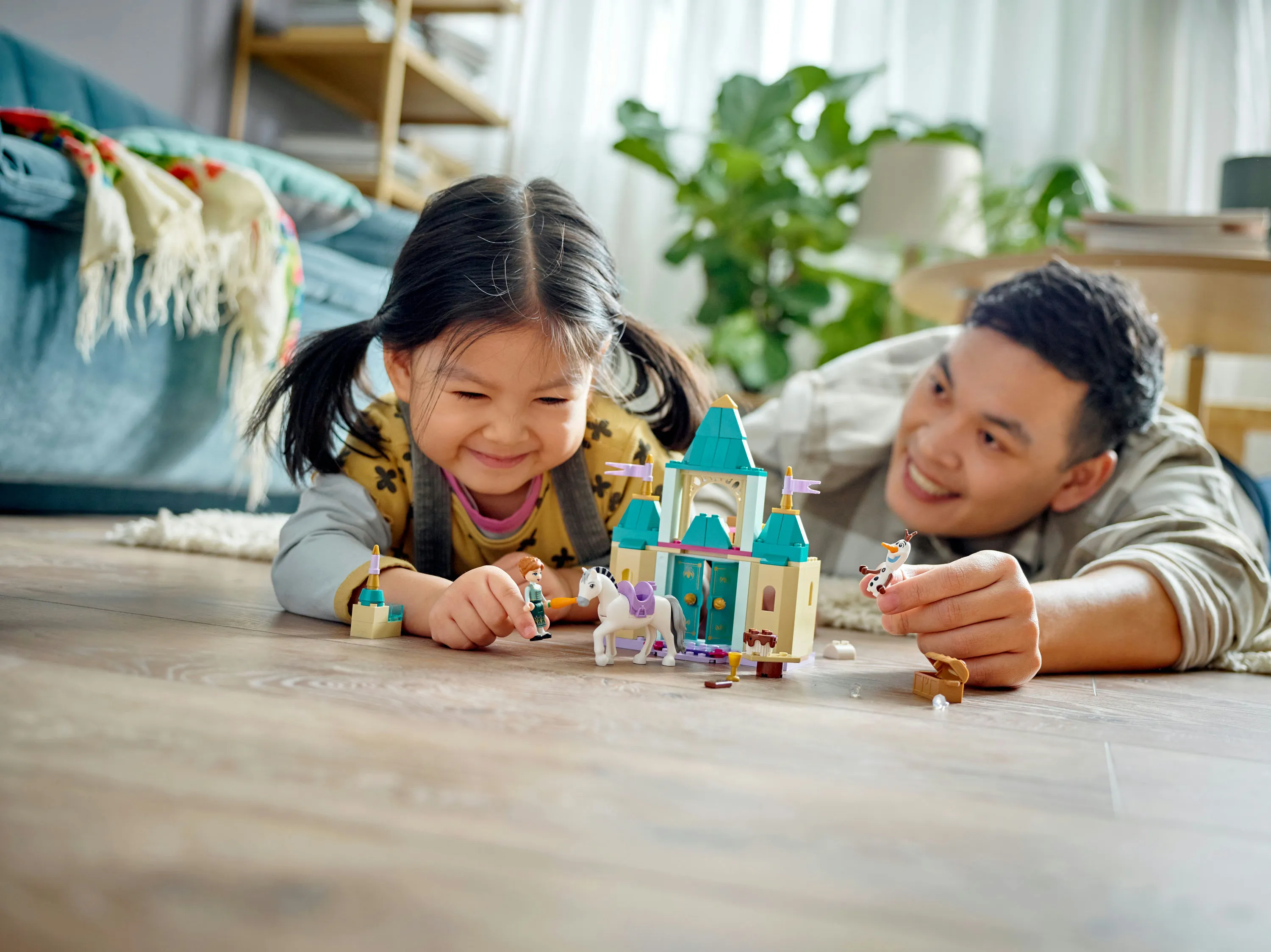 Lego Disney -Annan ja Olafin leikit linnassa 43204
