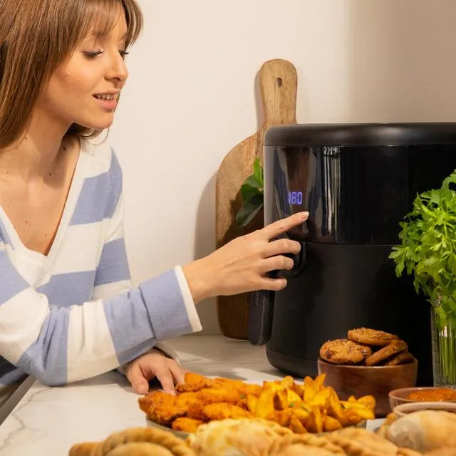 CECOTEC Cecofry Bombastik 6000 Full, 6 l, 0,6 kg, 1700 W, airfryer, musta