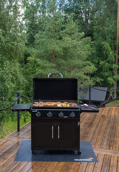 Mustang Griddle 4 Gas Griddle, 4 Burners, 16.4 kW, Black