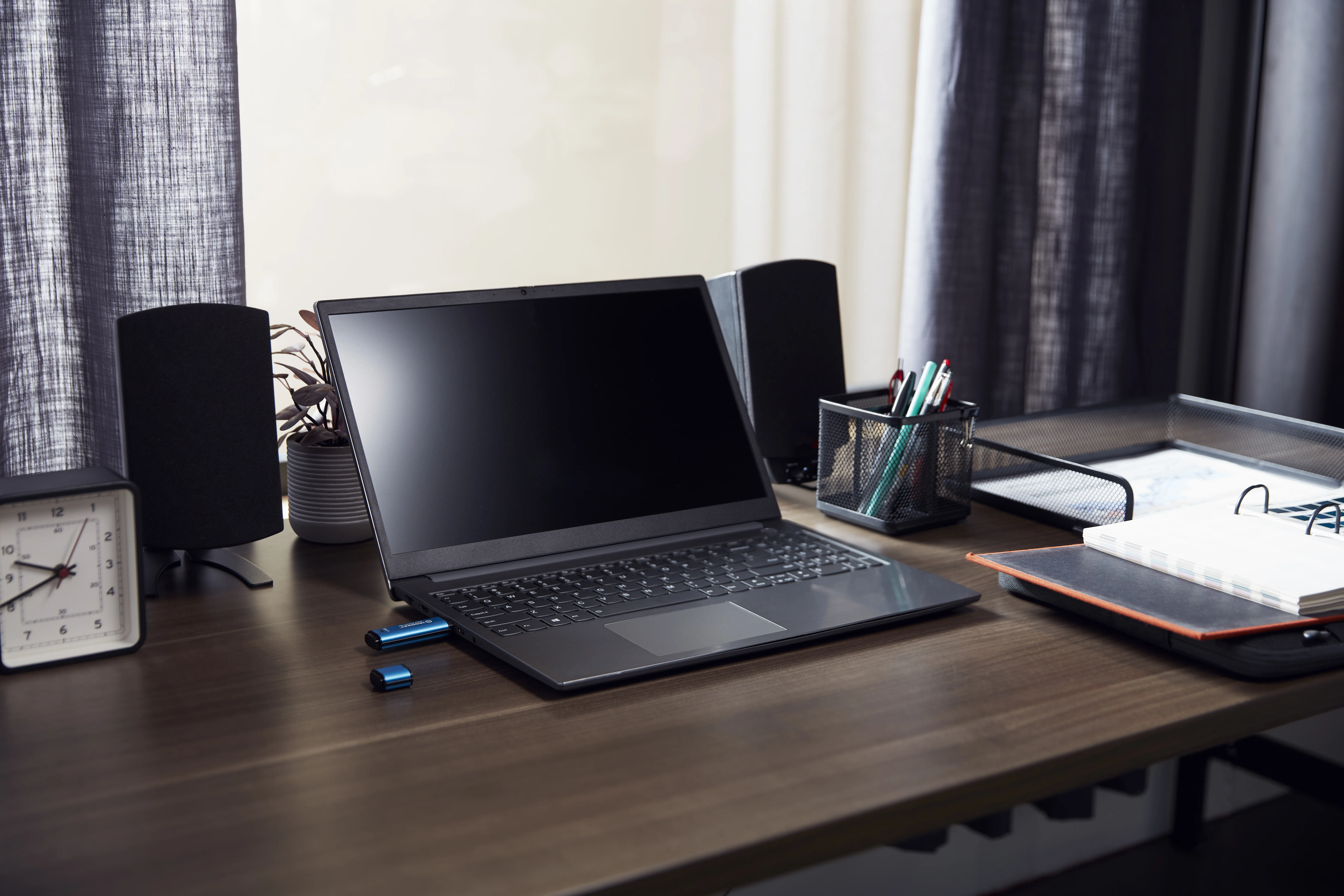 Kingston IronKey Vault Privacy 50C USB-C 3.2 Gen 1 256GB memory stick, Black/Blue