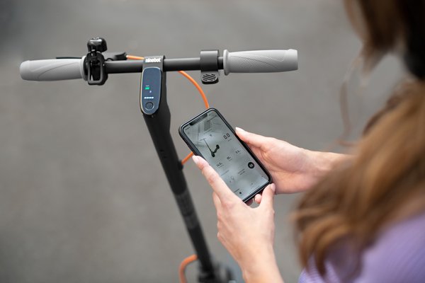 Ninebot by Segway Kickscooter F30E