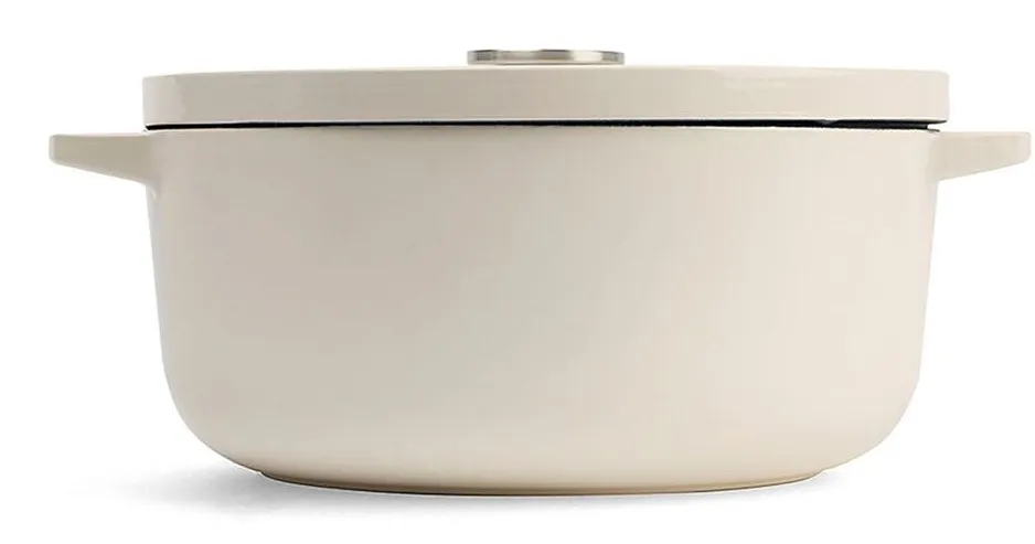 KitchenAid gjutj&auml;rnsstekpanna med lock, 26 centimeter, kr&auml;m