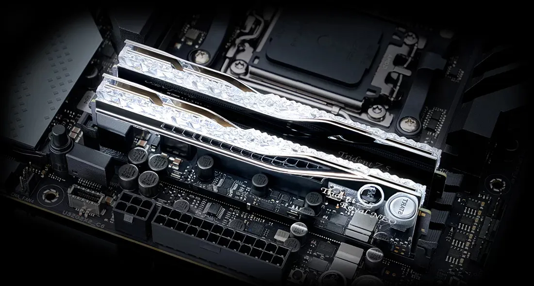 G.Skill 32B (2x16) DDR5 6000MHz Trident Z5 Royal Neo RGB Silver (AMD) CL28 1.40V