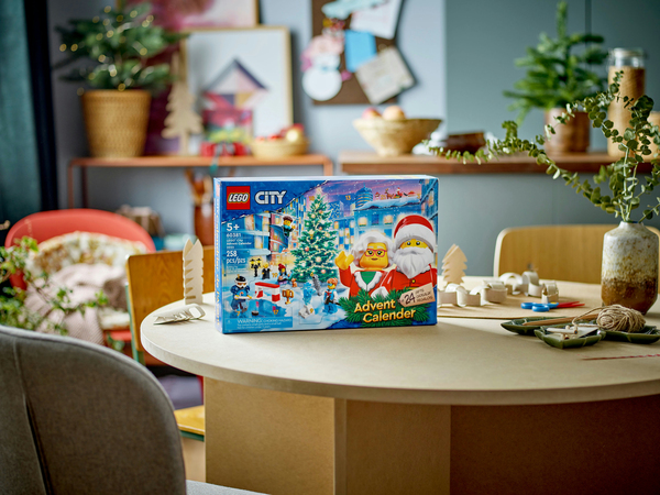 Lego City 2023 Advent Calendar 60381