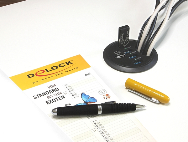 DeLOCK USB 3.0 hub f&ouml;r inbyggnad i bord, 4 portar, n&auml;tadapter, svart
