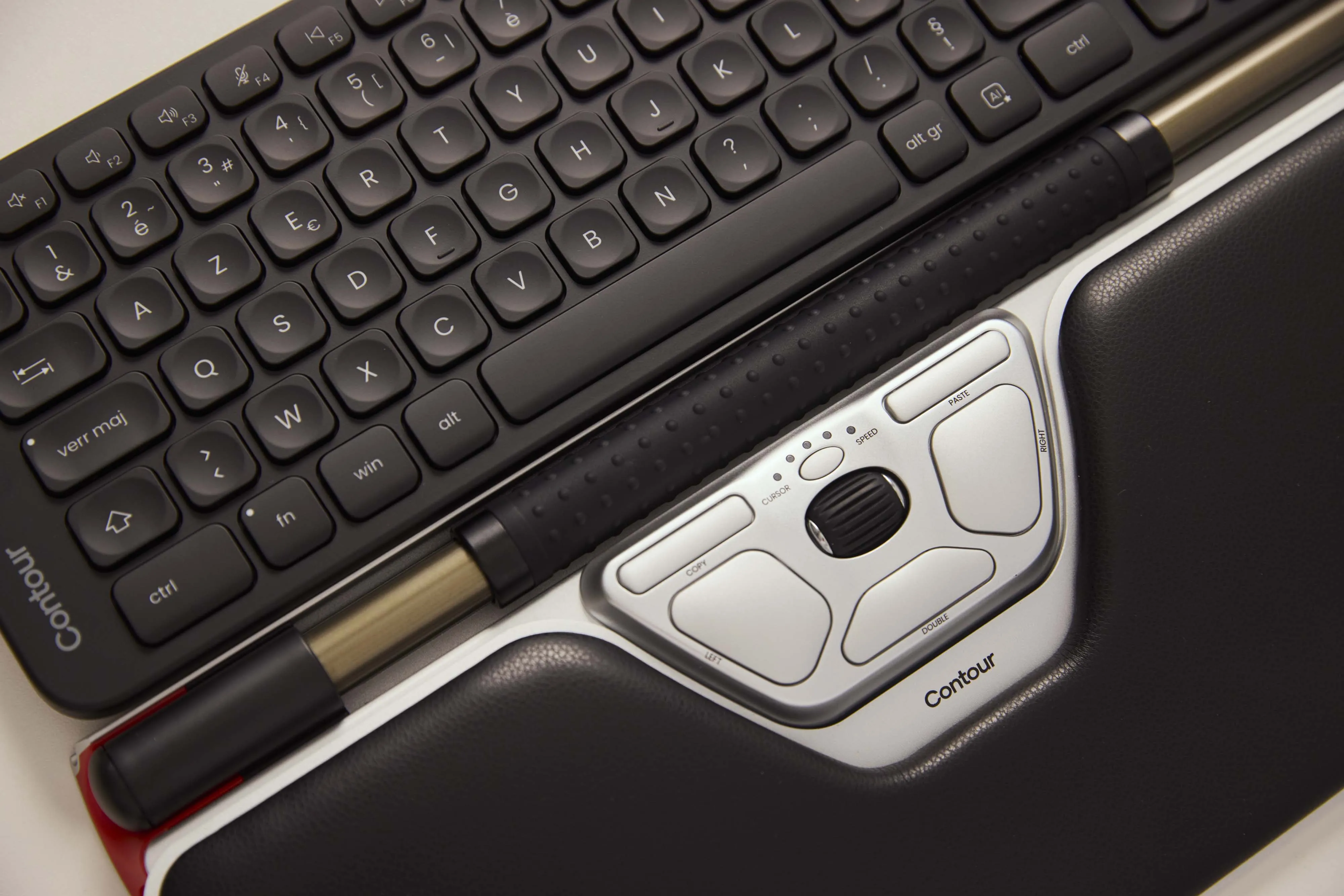 Contour Balance Mid-Size trådlöst ergonomiskt tangentbord, svart Contour Balance Mid-Size trådlöst ergonomiskt tangentbord, svart