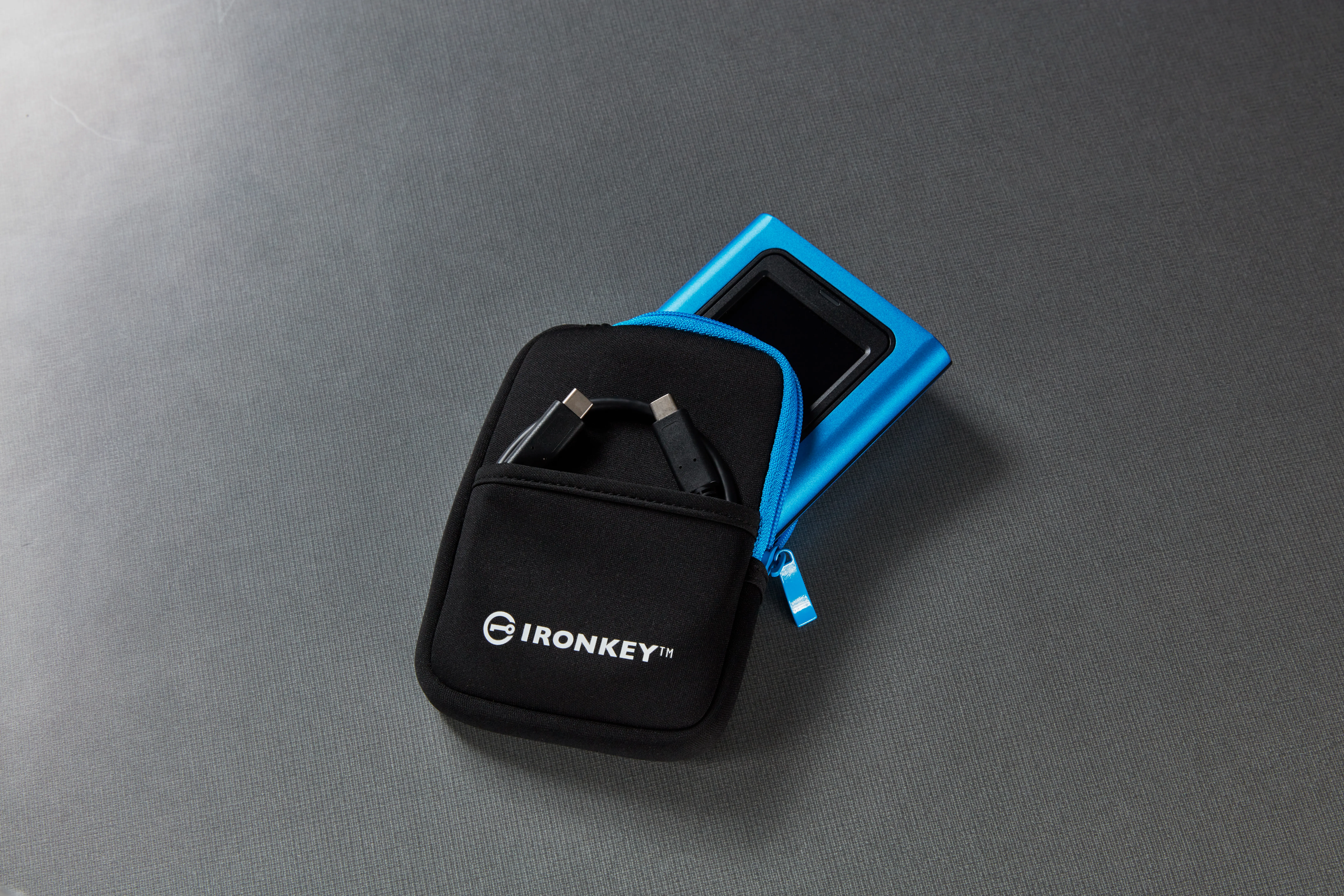Kingston IronKey 3840GB IronKey Vault Privacy 80 XTS-AES 256-bit USB-C - External SSD, Blue
