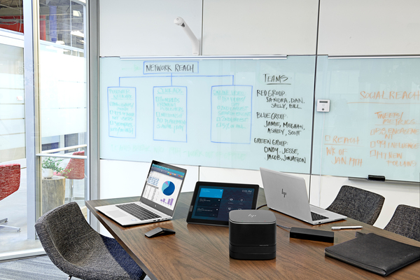 HP Elite Presenter Mouse -esityskaukos&auml;&auml;din, Musta