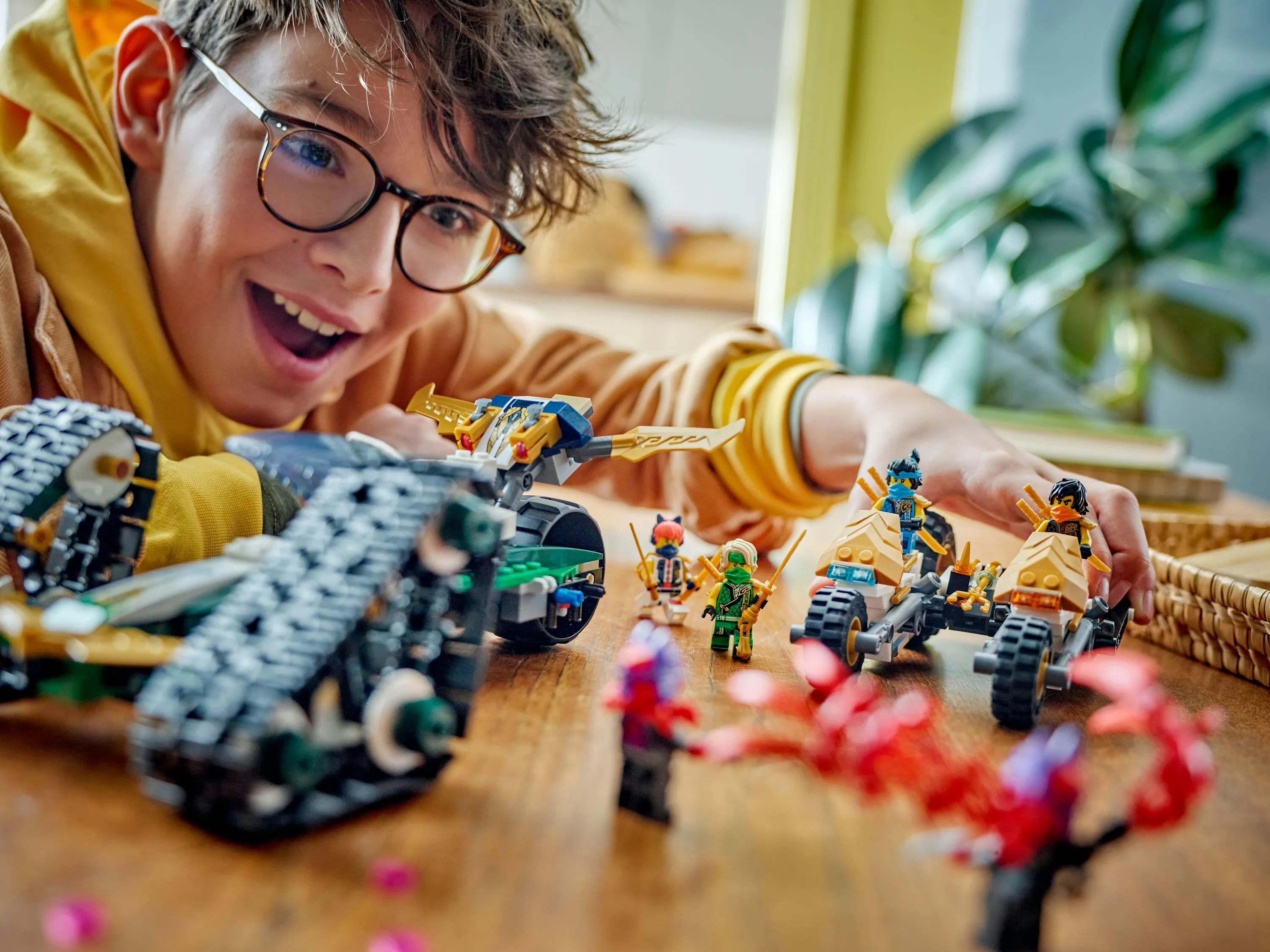 LEGO NINJAGO Ninjateamets bef&auml;lsfordon 71820