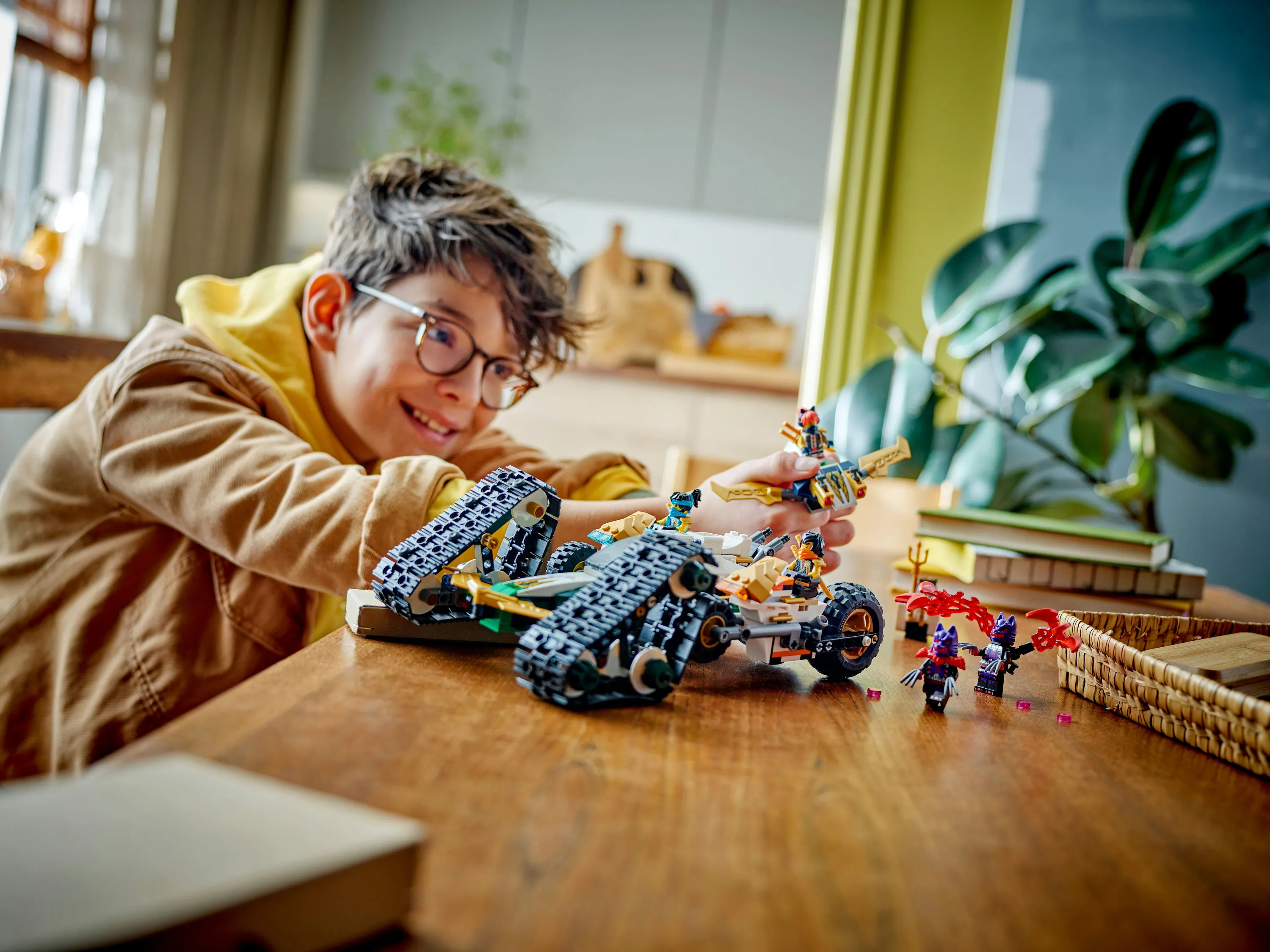 LEGO NINJAGO Ninjateamets bef&auml;lsfordon 71820