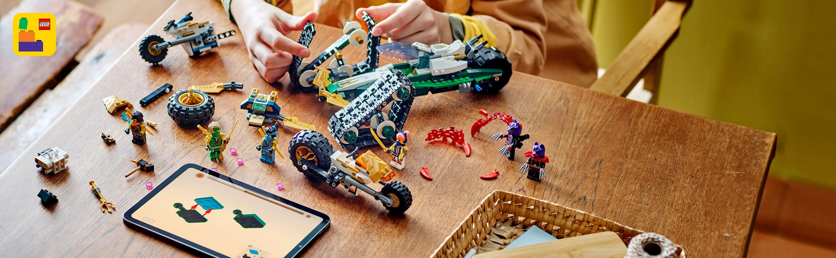 LEGO NINJAGO Ninjateamets bef&auml;lsfordon 71820