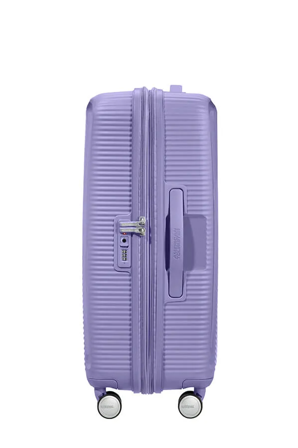 American Tourister Soundbox Spinner 67 cm, expanderbar, polypropen, resv&auml;ska, lavendel