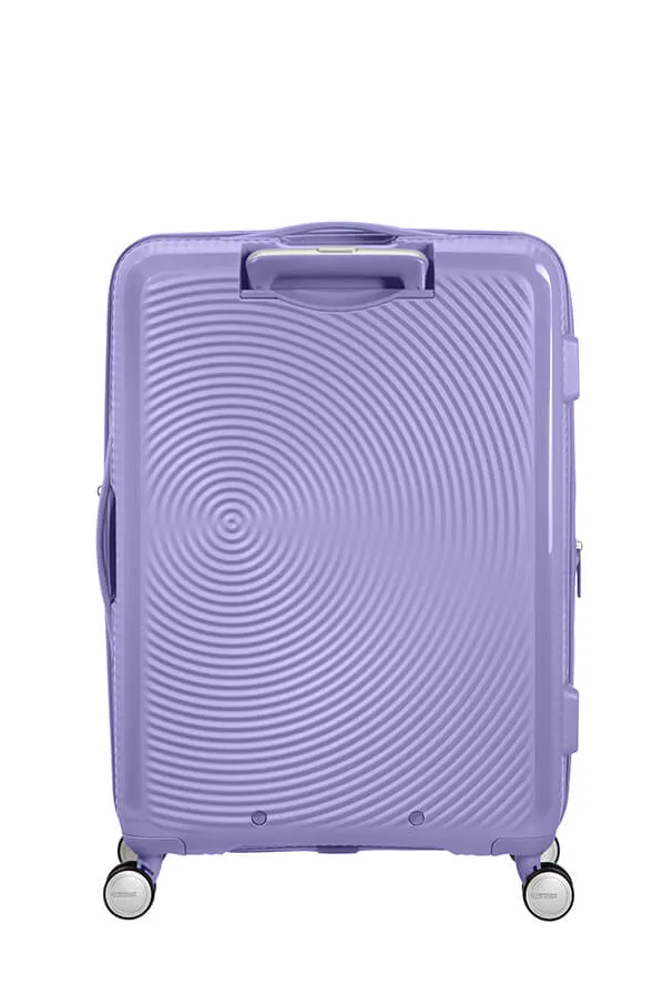 American Tourister Soundbox Spinner 67 cm, expanderbar, polypropen, resv&auml;ska, lavendel