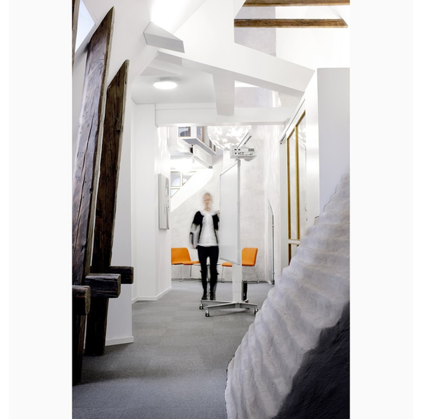 Proj ShortThrow Mobile A/W