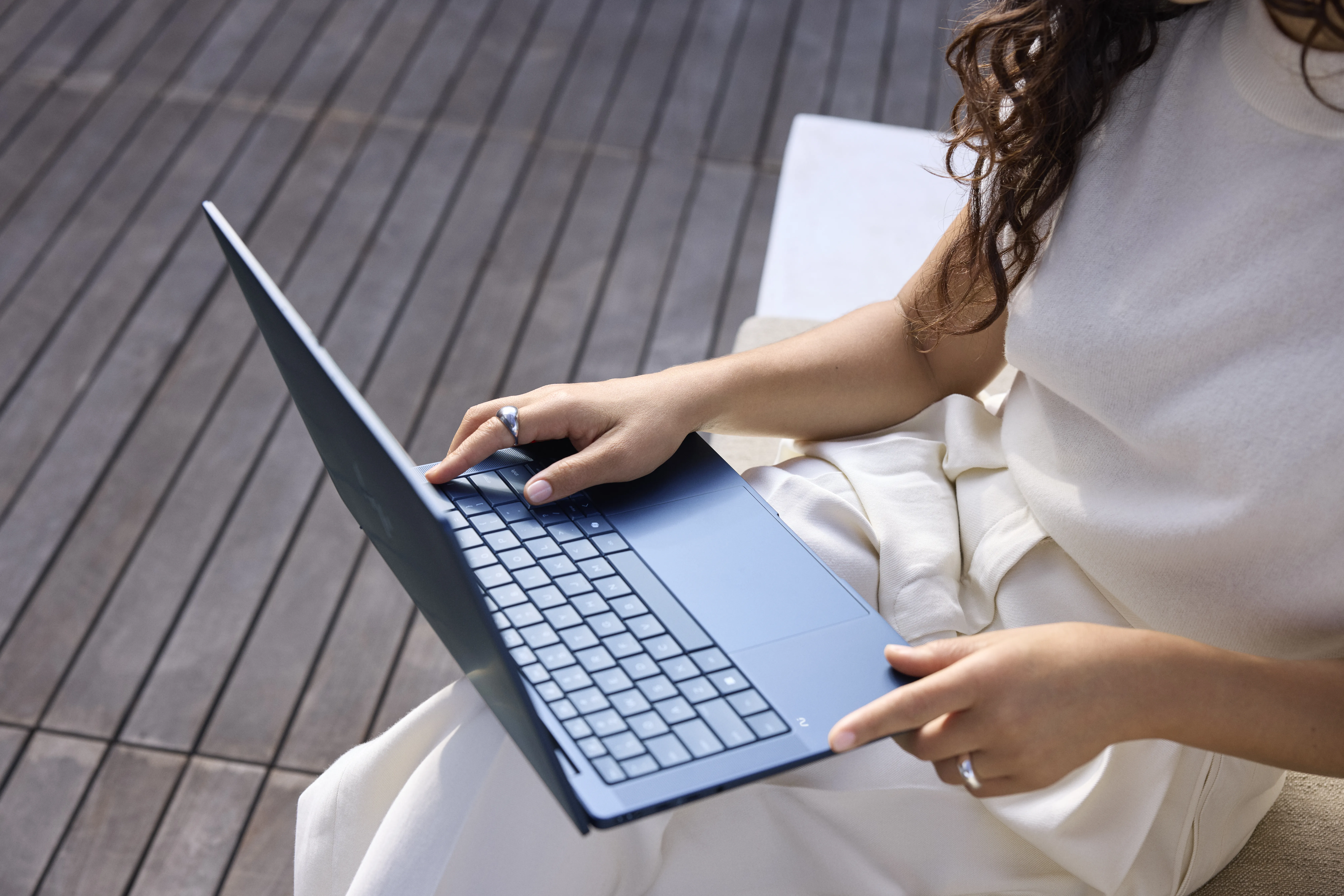 HP EliteBook 8 G2a 14.0" Ryzen AI 5 435, 16 GB, 512 GB, Win 11 Pro - b&auml;rbar dator, glacier silver