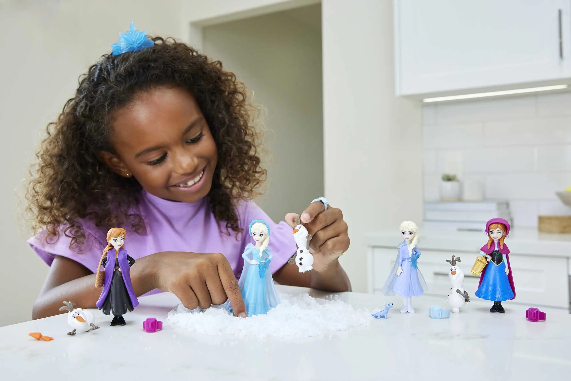 Mattel Disney Frozen Small Dolls Snow Reveal Assortment, Toy Figure (Assorted Item)