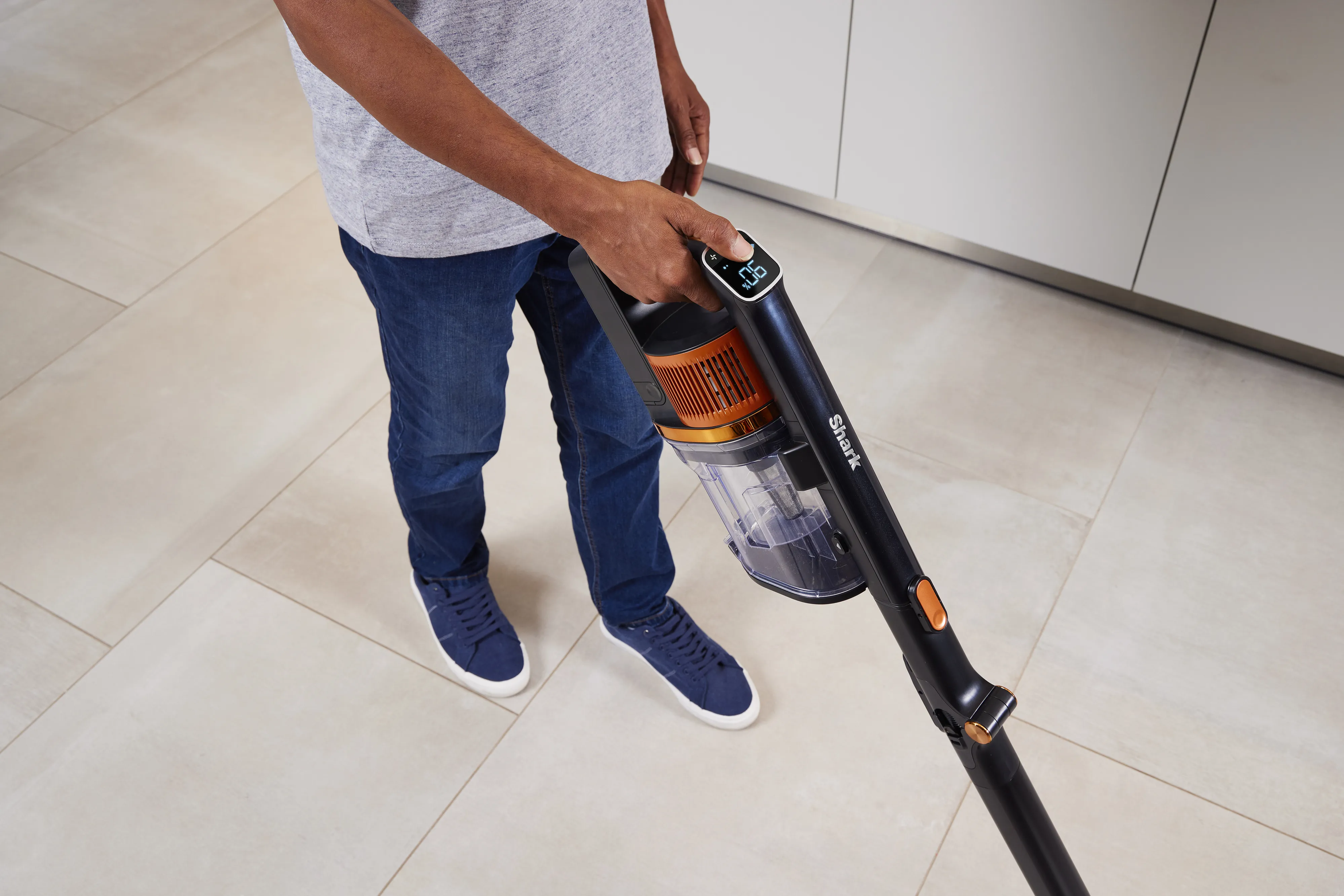 Shark IZ300EU Anti Hair Wrap - stick vacuum