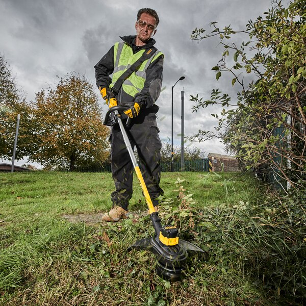DeWALT DCM561PBS-XJ - batteri trimmer (utan batteri)