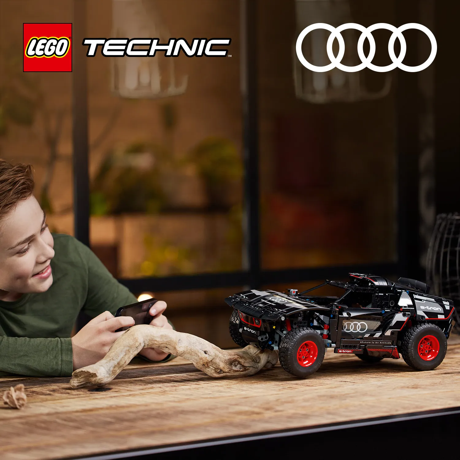 LEGO Technic Audi RS Q e-tron 42160
