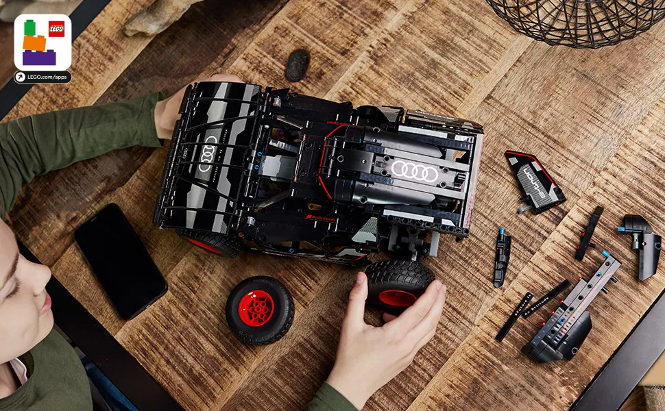 LEGO Technic Audi RS Q e-tron 42160