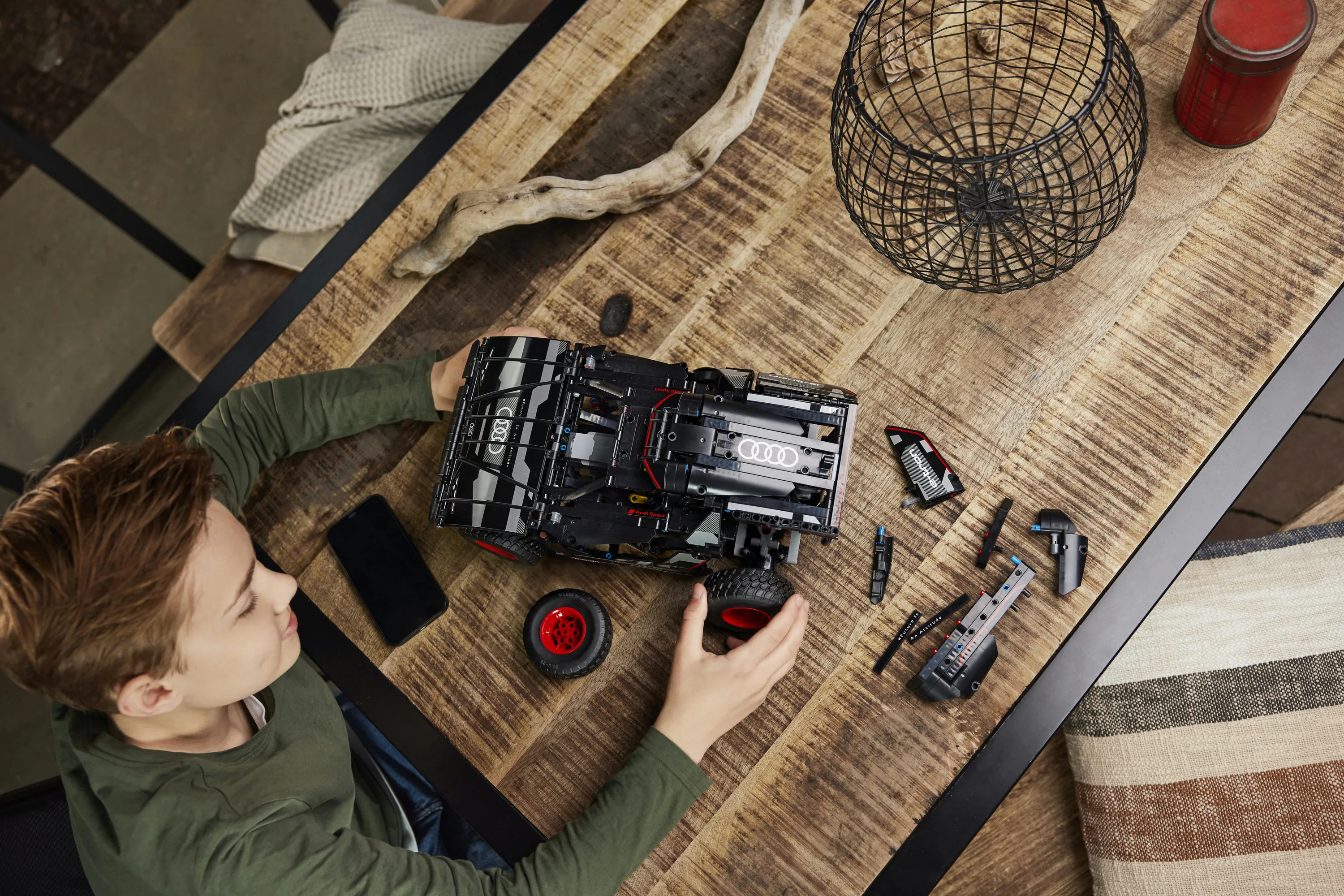 LEGO Technic Audi RS Q e-tron 42160